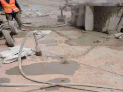 通州水泥混凝土路面板底注浆技术 路面脱空注浆整治方案